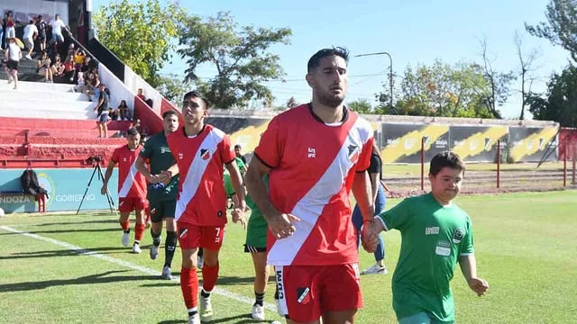 Fútbol, Deportivo Maipú vs.Tristán Suarez