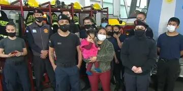 Video: una beba llegó al cuartel de bomberos sin signos vitales, le hicieron RCP y salvaron su vida