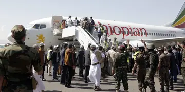 Arabia Saudita libera prisioneros yemeníes