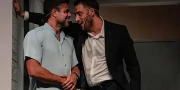 El apasionado beso de Luciano Castro y Luciano Cáceres