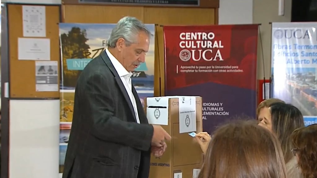 Alberto Fernández voto en Puerto Madero