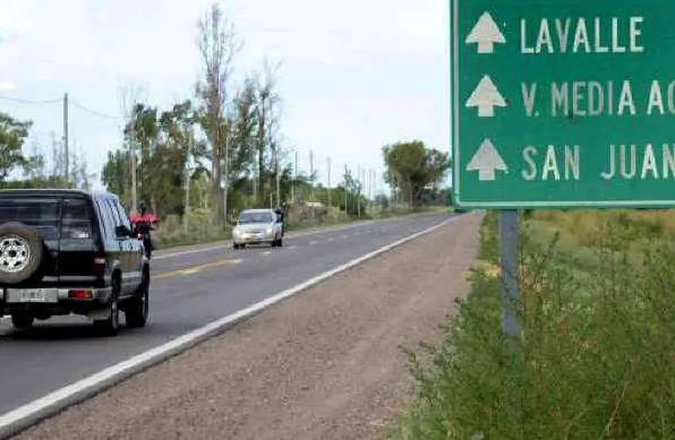 Cornejo anunció las adjudicaciones de la doble vía a San Juan y la Variante Palmira