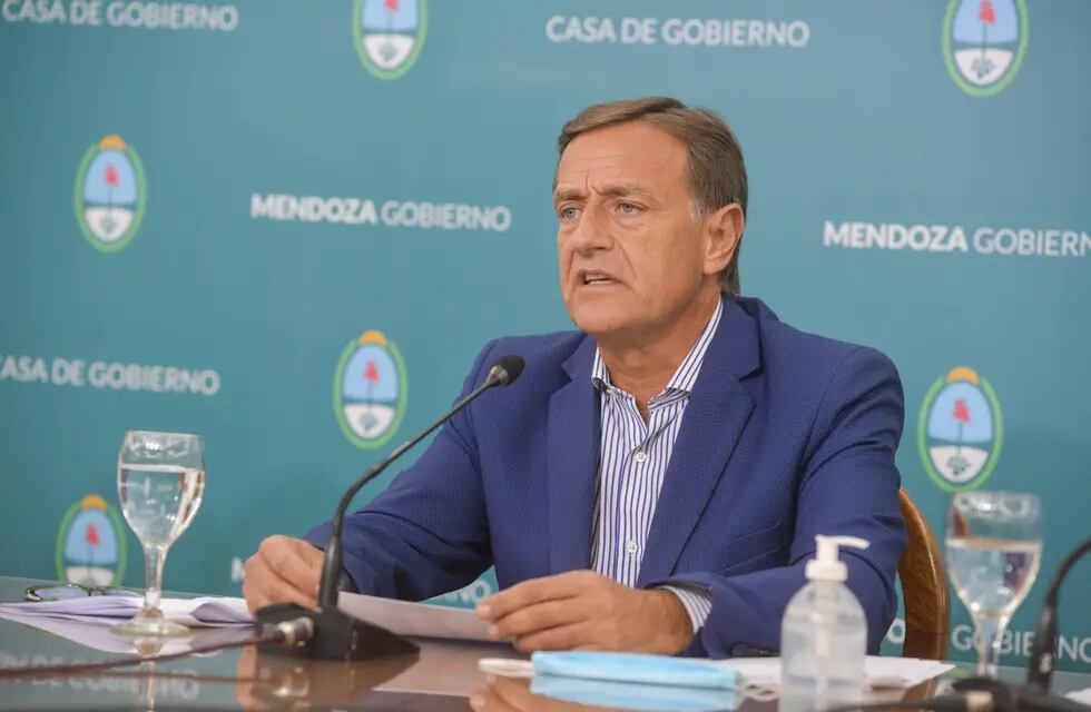 El gobernador Rodolfo Suárez busca comprar vacunas en conjunto con otras provincias.