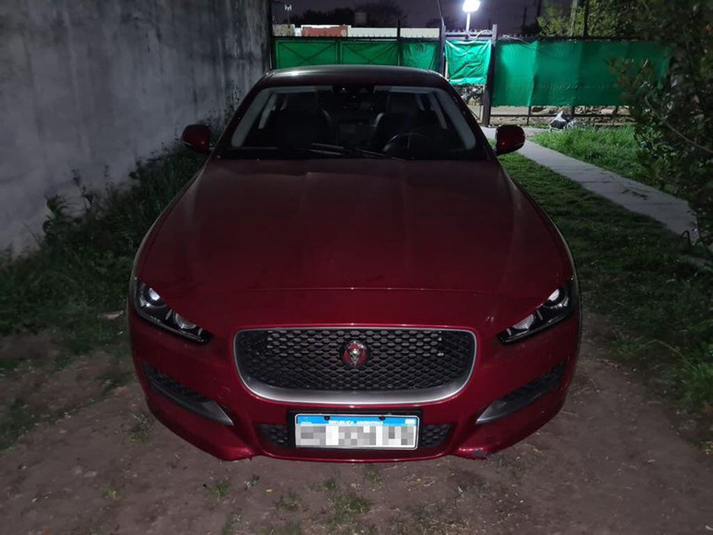 El Jaguar que tenía uno de los detenidos.