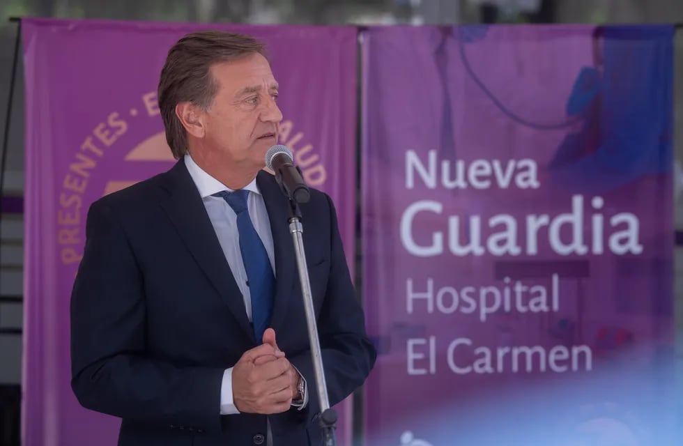 El gobernador Rodolfo Suárez participó de la inauguración de la nueva guardia del Hospital El Carmen. Foto: Gobierno de Mendoza.
