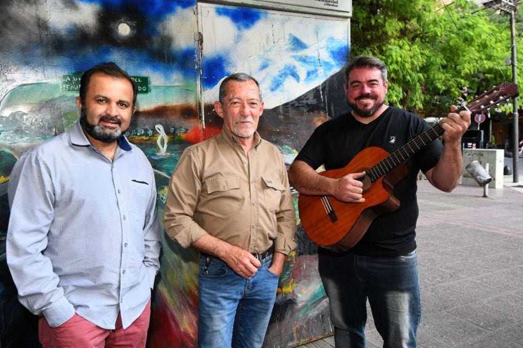
Cuarteto vocal. El proyecto de Mur y sus compañeros es darle voces a la música del continente. | Marcelo Rolland / Los Andes
   