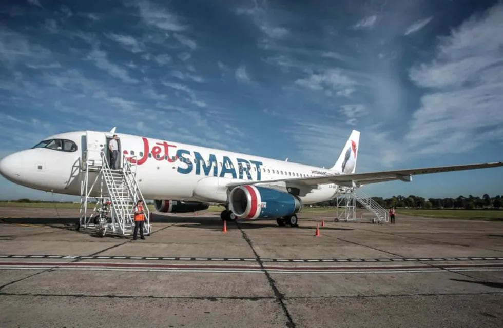 A través de esta alianza, los pasajeros podrán acceder a la red global de rutas de American Airlines desde los destinos a los que vuela JetSmart. (Prensa JetSmart)