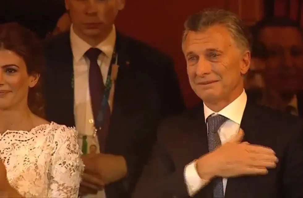 Macri lloró de emoción en el Colón y los presidentes aplaudieron de pie a los artistas