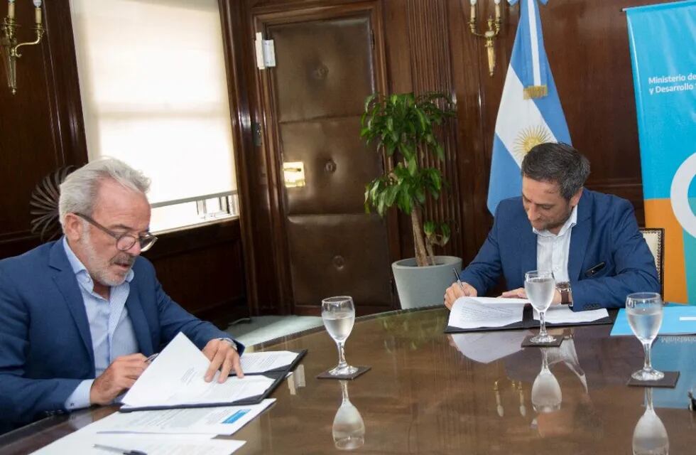 El secretario de Ambiente de Mendoza, Humberto Mingorance, y el ministro de Ambiente de la Nación, Juan Cabandié. Foto: Prensa Mendoza