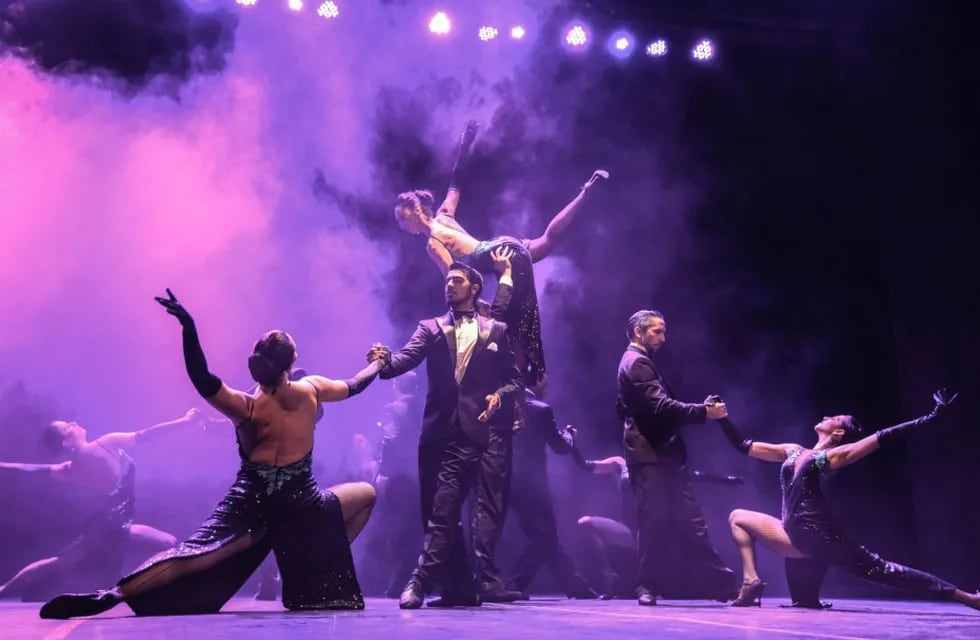 El Ballet Folklórico Nacional Argentino celebra sus 30 años de existencia con este espectáculo.