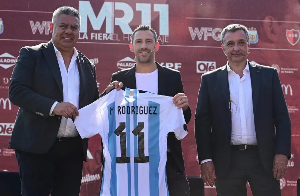 Maxi Rodríguez invitó a Messi para su partido despedida.