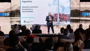 Guzmán ante empresarios del sur argentino