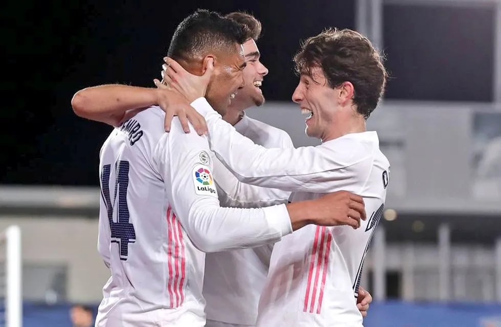 El Real Madrid le ganó 2-0 al Osasuna con los goles de Eder Militão y Casemiro por la fecha 34 de La Liga de España. / Gentileza.