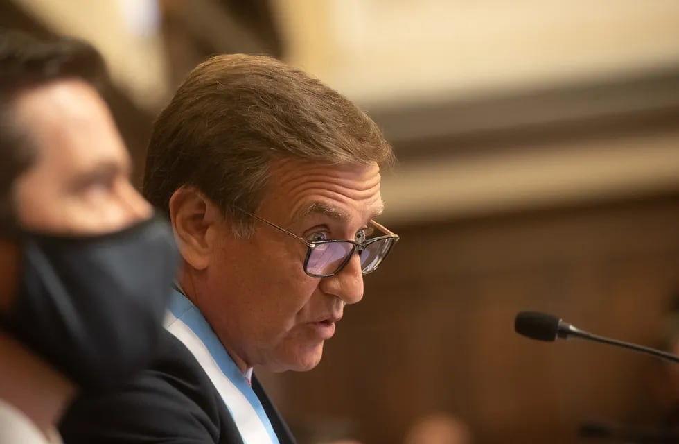 El Gobernador Rodolfo Suárez buscará rollear la deuda que vence en 2023 sin necesidad de pedir autorización legislativa.