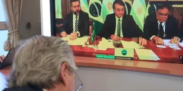 Alberto Fernández mantuvo una videoconferencia con Bolsonaro.