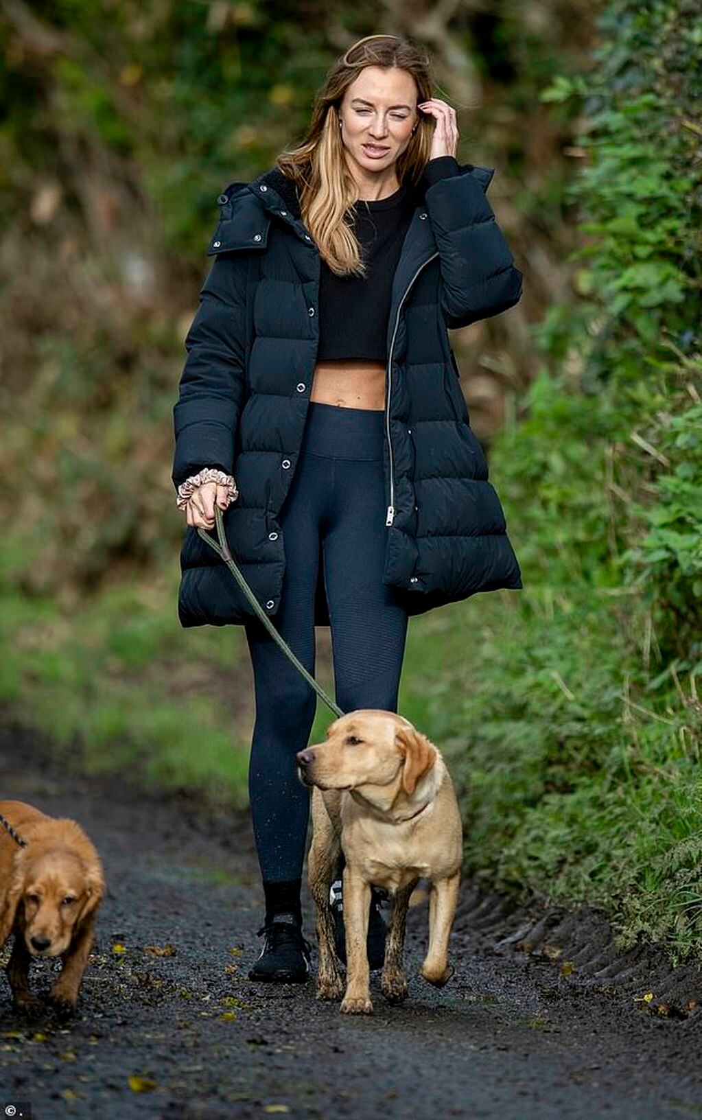 La ex novia de Ryan Giggs, Kate Greville, apareció en 2020 con un labio magullado mientras pasea al perro