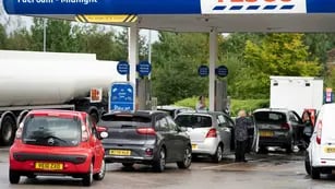 Crisis por falta de combustible en Reino Unido. AP
