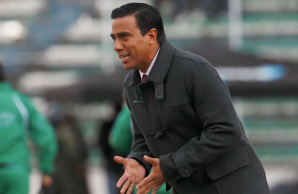 César Farías es el entrenador del seleccionado de Bolivia en las Eliminatorias Sudamericanas. (AP)
