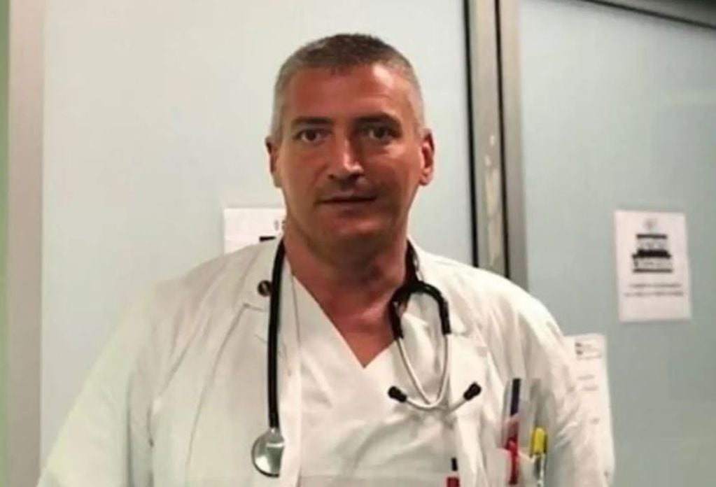 El médico Carlo Mosca, de 47 años, es acusado de matar a dos personas para liberar camas de terapia intensiva. Foto: Gentileza.