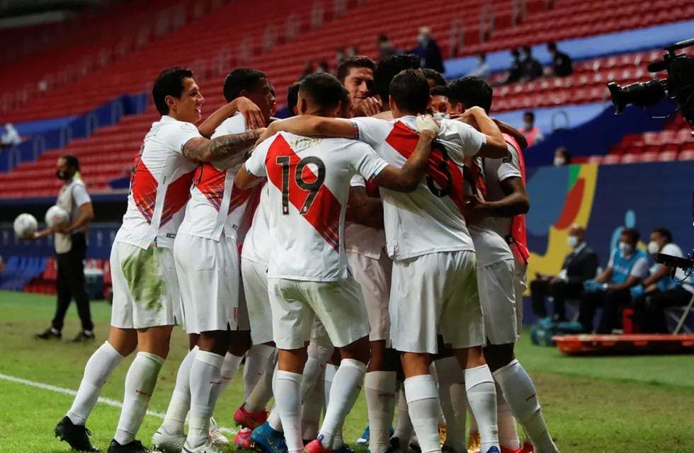 Perú superó a Venezuela y se clasificó a los cuartos de final de la Copa América. (AP)