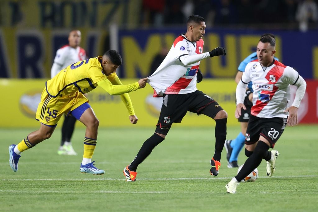 Boca se enfrenta a Nacional Potosí por la Sudamericana.