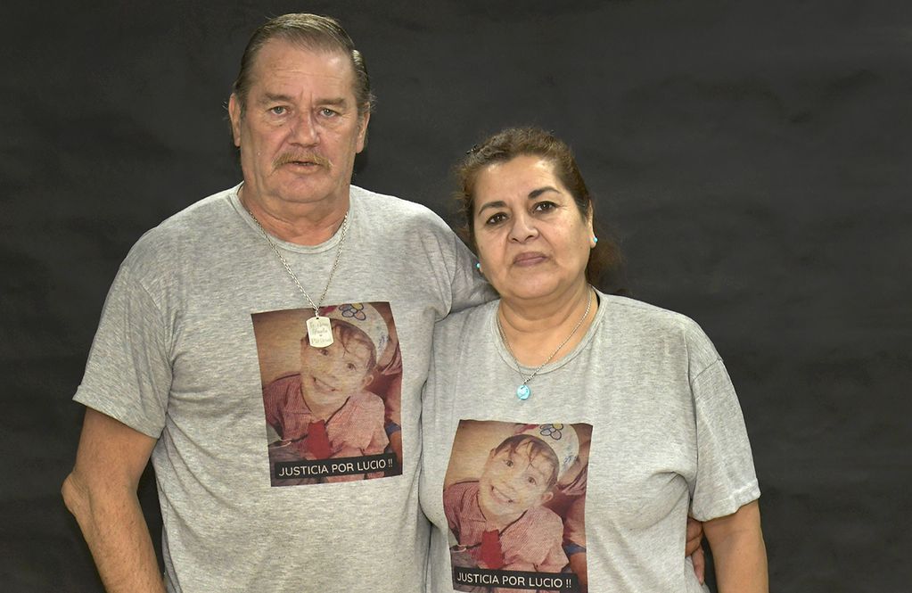 Caso Lucio Dupuy: los abuelos Silvia Gómez (53) y Ramón Dupuy (57)  - 
Foto:  Orlando Pelichotti / Los Andes

