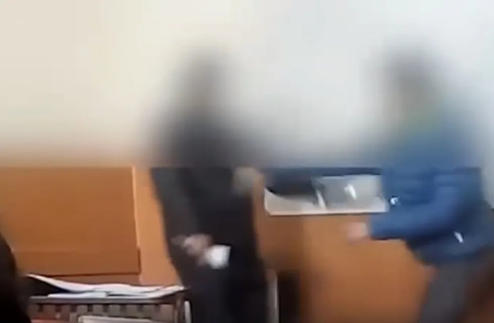 Video y escándalo en Tunuyán: un alumno golpeó a un profesor dentro del aula