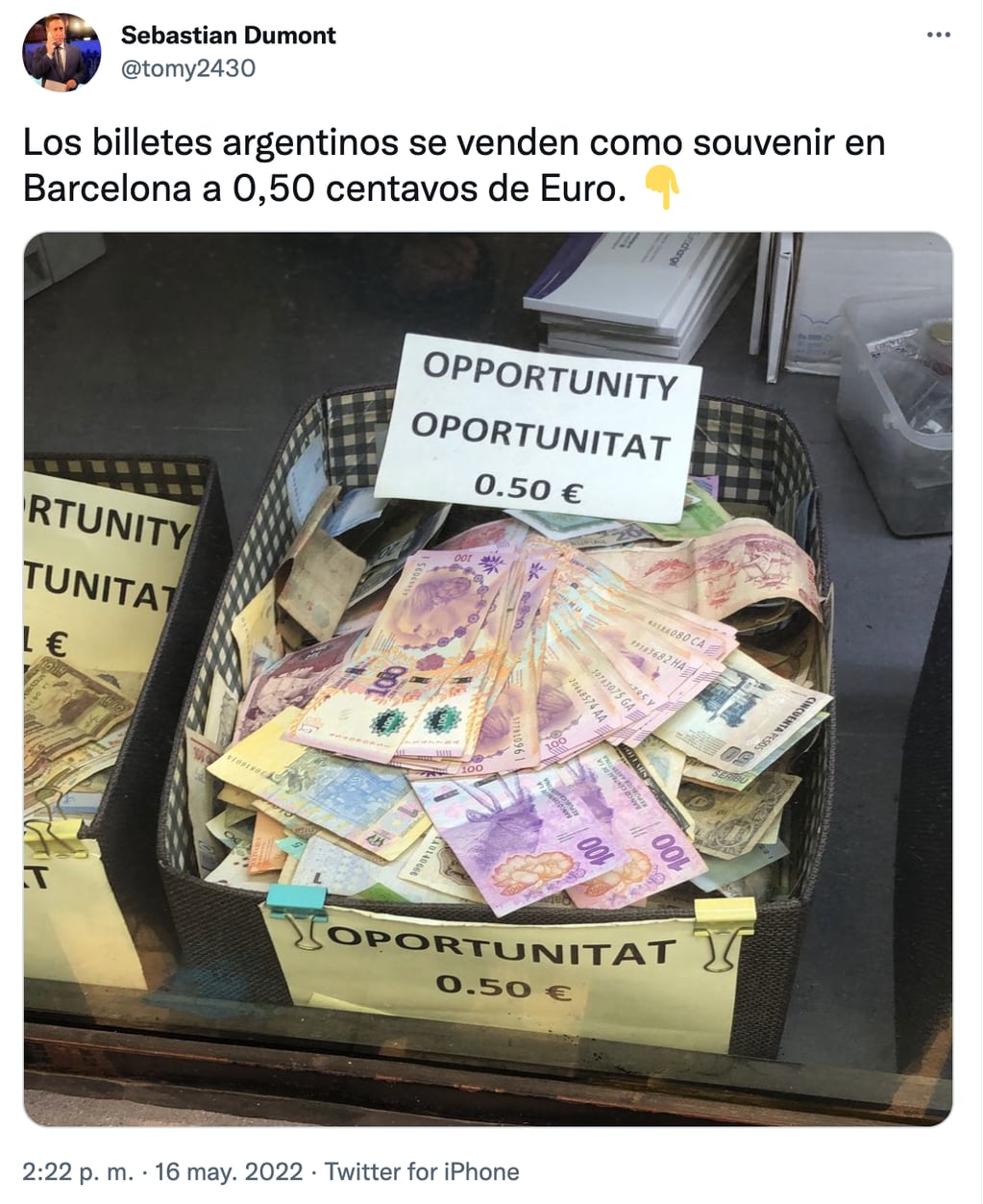 Venden pesos argentinos como souvenir en España a 0,50 de euro.