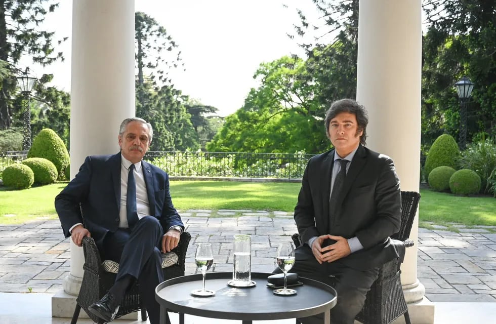 Alberto Fernández y Javier Milei en la primera foto de transición presidencial (Presidencia)
