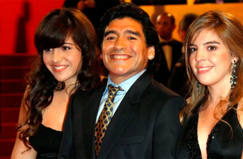 Diego Armando Maradona y sus hijas, Gianinna y Dalma quienes nunca olvidaran al Diez.