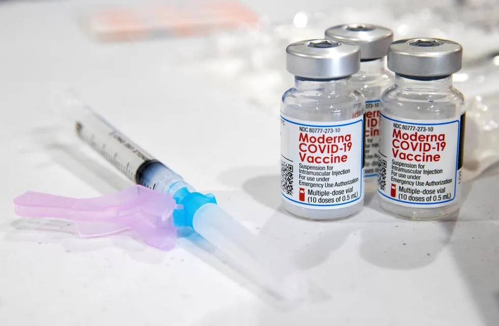 Vacuna de Moderna: el lunes se firma acuerdo con Argentina para la llegada de dosis - AP