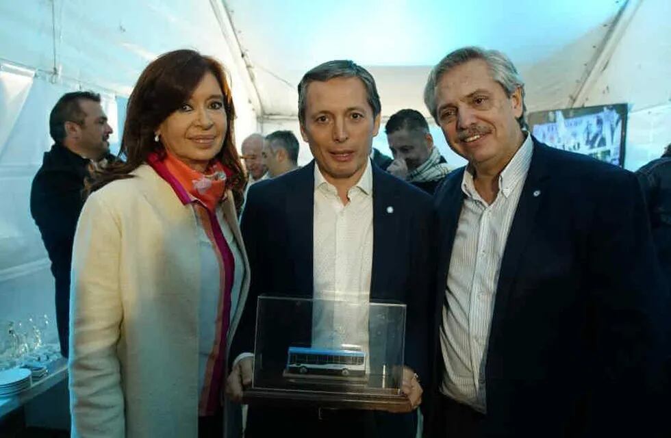  Fernando Gray junto a CFK y Alberto Fernández. (Twitter)