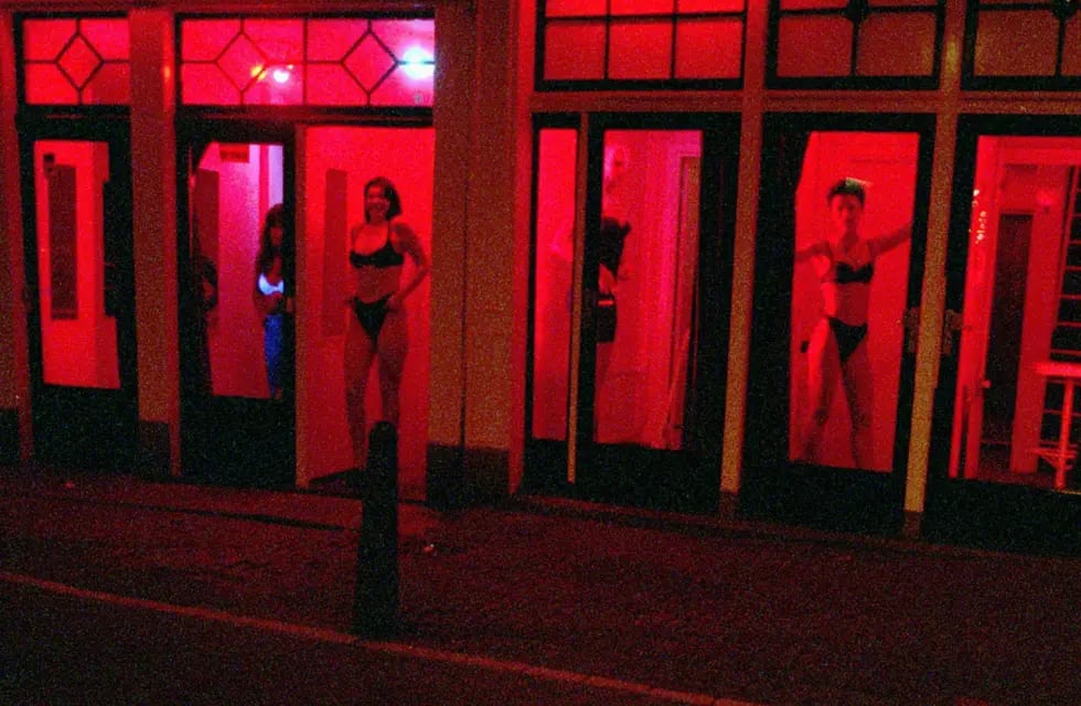 Las Trabajadoras Sexuales Volvieron A La Zona Roja En Ámsterdam Tras Seis “aburridos” Meses Sin