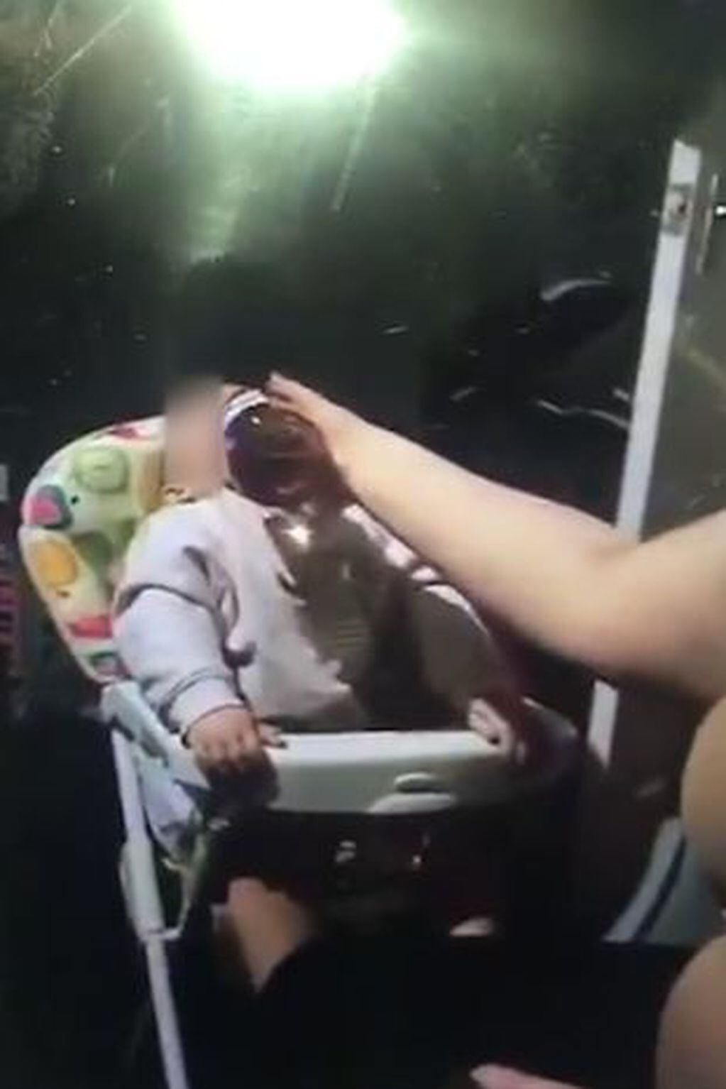 Dos mujeres fueron condenadas por darle a un bebé una bebida que se presume tenía alcohol.