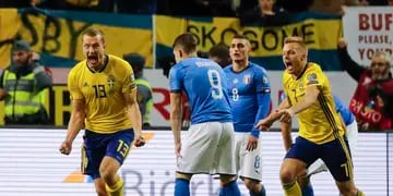 Los azzurros cayeron por la mínima ante Suecia y deberán dar vuelta la serie para ser parte de la cita mundialista.