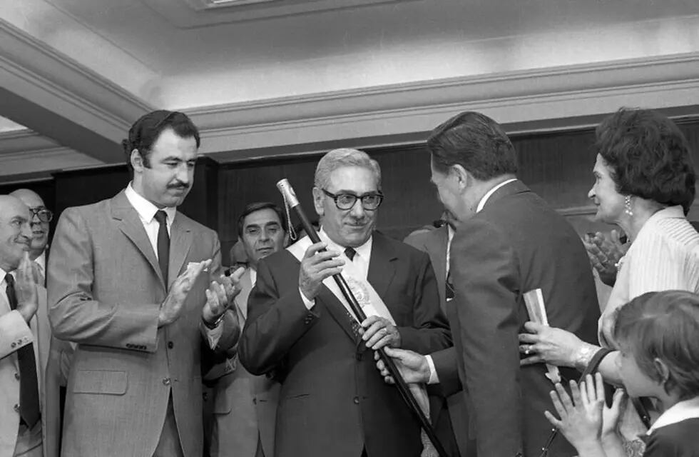 Santiago Llaver asumió como gobernador de Mendoza en 1983 iniciando los 40 años de democracia ininterrumpidos en la Provincia.