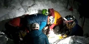Un perro rescató a un esquiador que había quedado enterrado por una avalancha