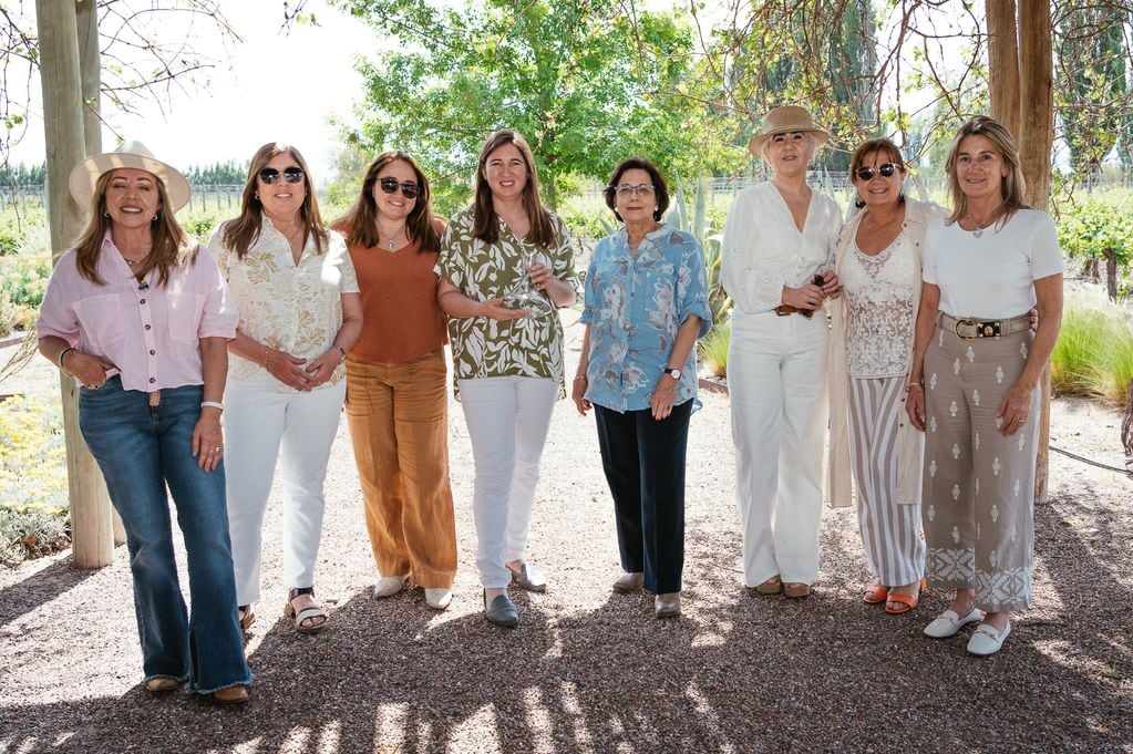 Adriana Martínez, Ana Gaibazzi, Alejandra Gil Posleman, Lorena Mulet, Cristina Pandolfi, Fátima Villagra, Nancy López y Claudia Yanzón.