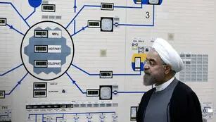 El presidente iraní, Hasan Rohani, de visita en la central nuclear iraní Bushehr en 2015