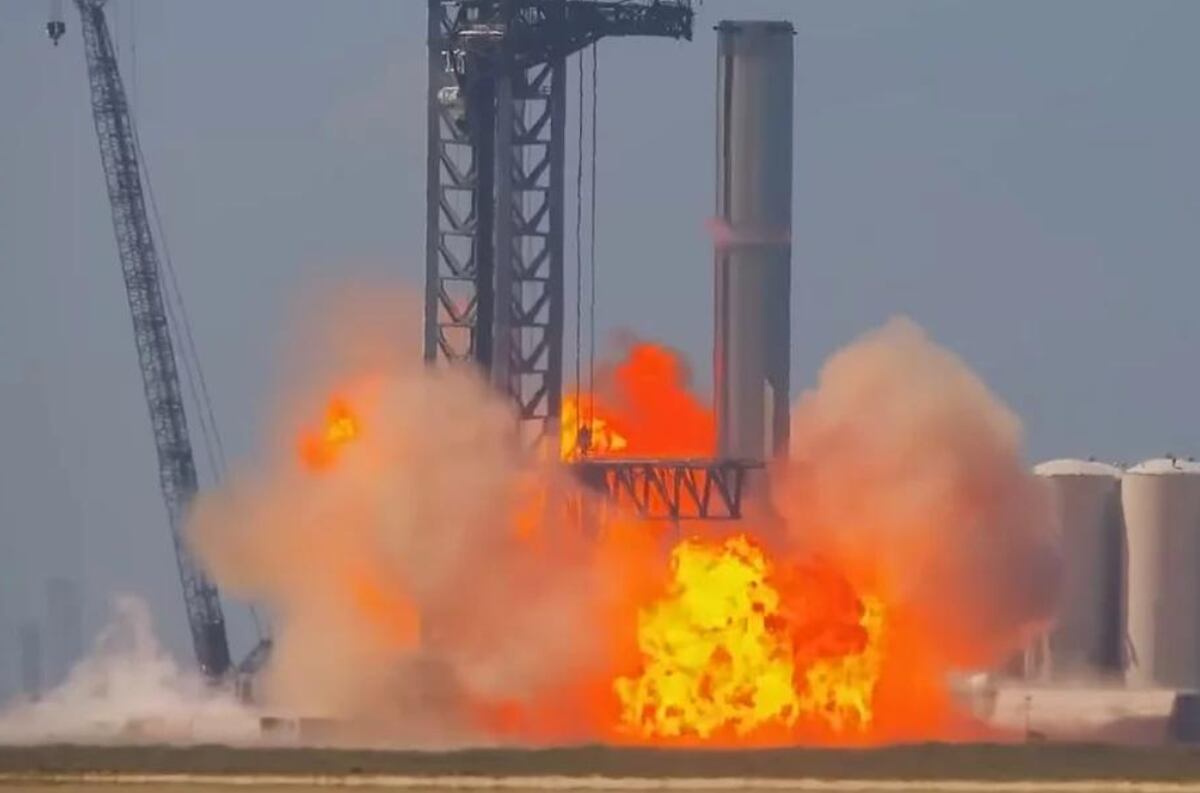 Un cohete prototipo de la empresa de Elon Musk explotó luego de ser encendido, en medio de pruebas para futuras misiones. Foto Nasa