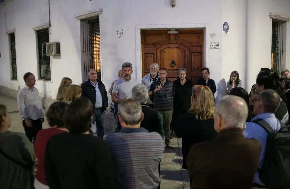 El intendente de la Ciudad de Mendoza, Ulpiano Suárez, convoca a vecinos a través de la Coordinación Vecinal de Prevención. Foto: Prensa Ciudad de Mendoza.