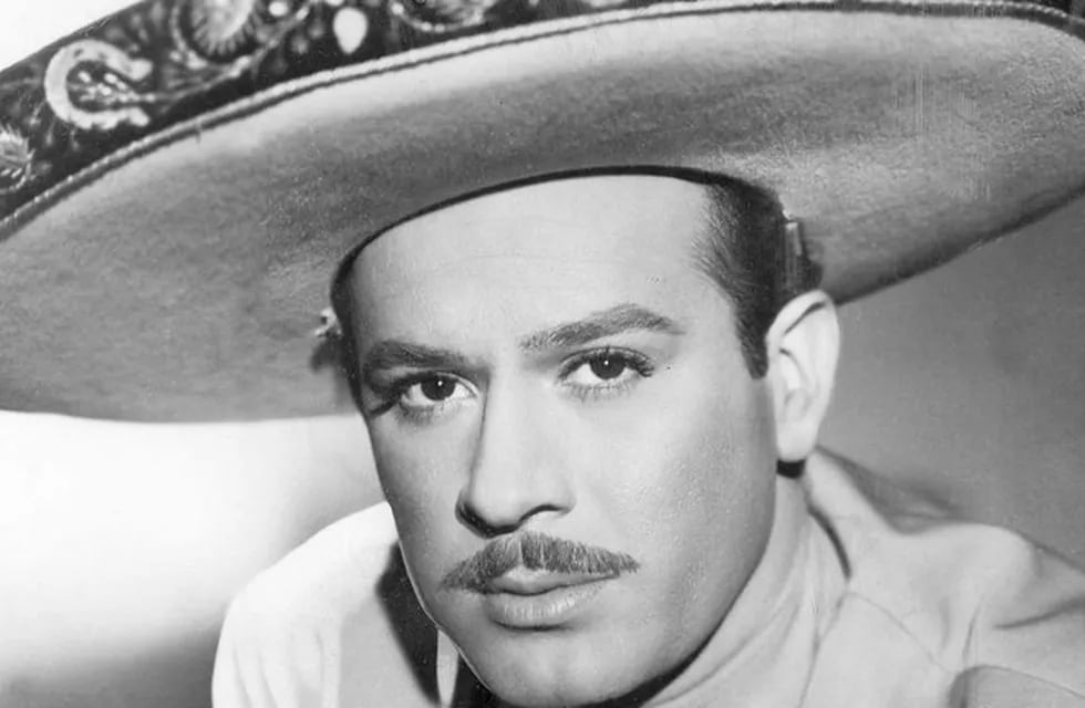 El músico y actor mexicano había vaticinado que moriría en un accidente aéreo. Foto: Gentileza.