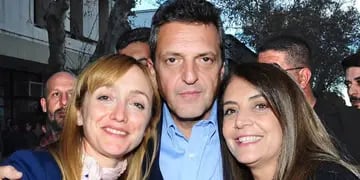 El ministro Massa con las mendocinas Anabel Fernández Sagasti y Gabriela Lizana.