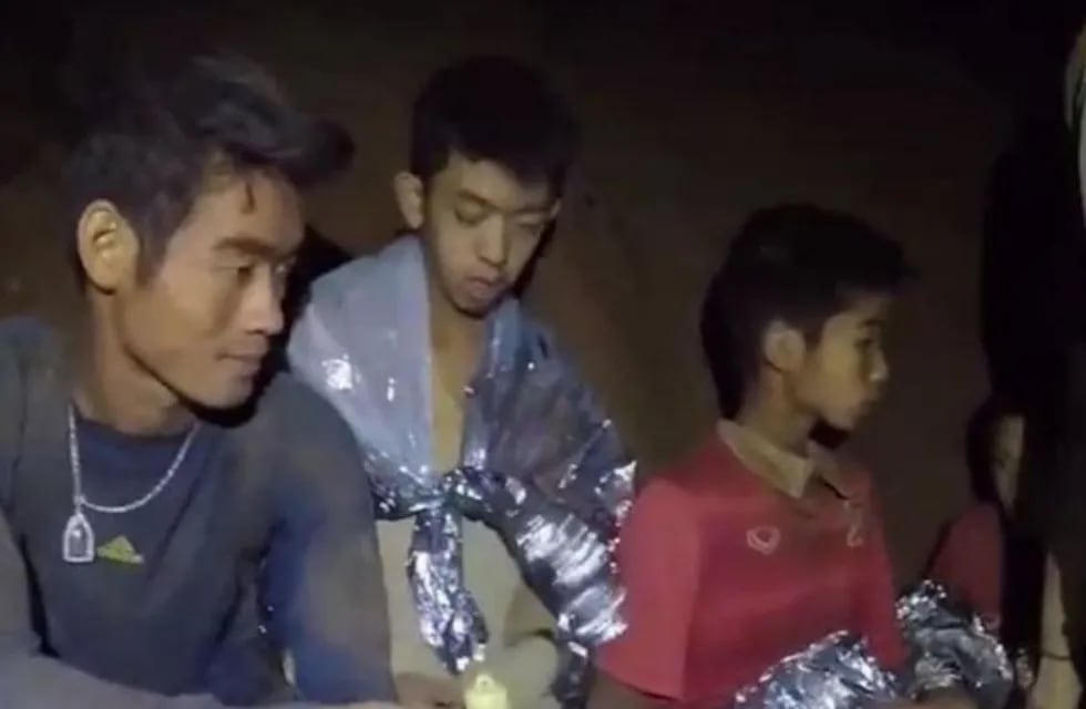 Los niños atrapados en la cueva de Tailandia enviaron cartas a sus familiares