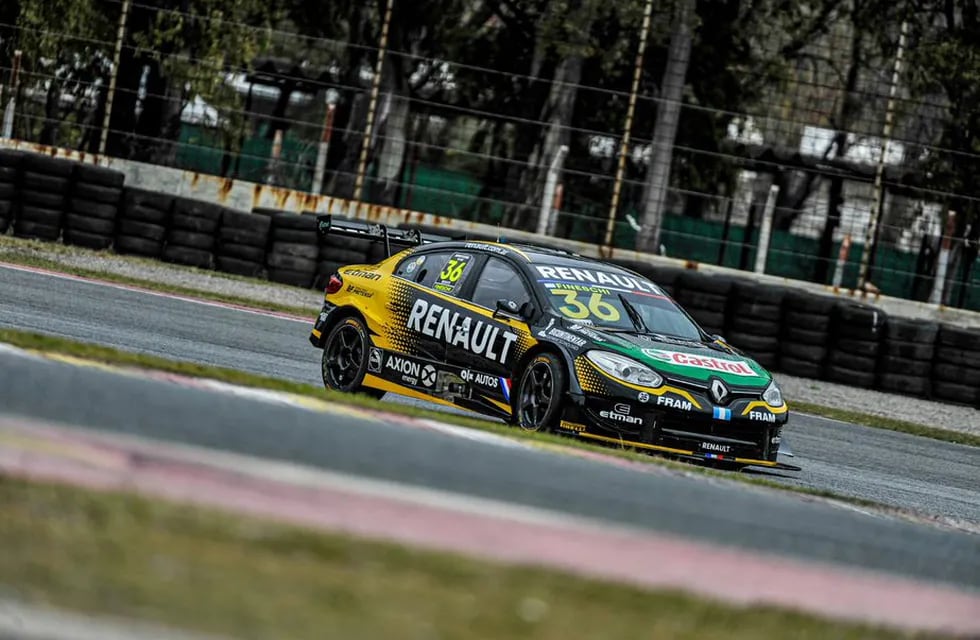 El de Renault se impuso en el circuito 9 del Autódromo de Buenos Aires.