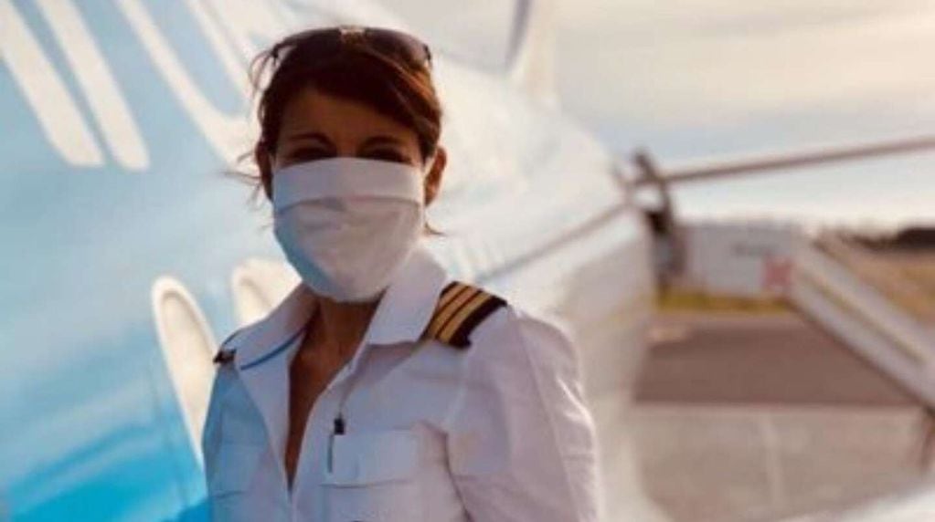 María Fernanda Coronel, "la Tana", comanda uno de los aviones de Aerolíneas Argentinas que va a buscar vacunas e insumos a Rusia y China. TN.