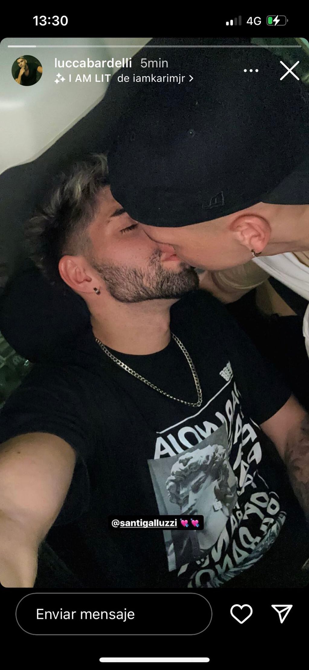 Se filtró una foto del ex de Julieta Poggio a los besos con un hombre.
