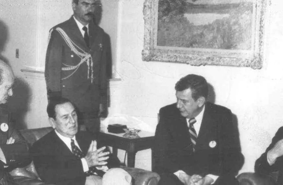 En el centro de la imagen, en un sillón, el ex presidente Perón. Bien a la derecha, sentado, José Ber Gelbard (La Voz/ Archivo).