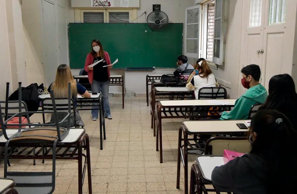 Apoyo. Escuela Infanta Mendocina, una de las que desde la semana pasada dicta clases de acompañamiento a estudiantes. Foto: Orlando Pelichotti / Los Andes