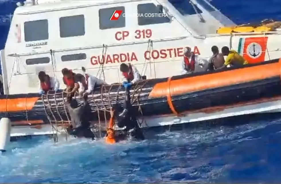 Tragedia en el Mar Mediterráneo: un naufragio dejó al menos 41 personas muertas cerca de Italia. (Gentileza)